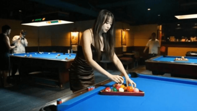 ED-39 - Trải nghiệm em gái làm quán bi-a bím hồng - xgvsjovc.sbs